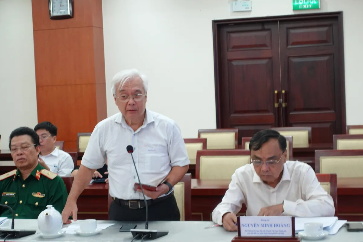 Các thành viên Mặt trận Tổ quốc góp ý Văn kiện Đại hội Đảng bộ TP Hồ Chí Minh - Ảnh 2.