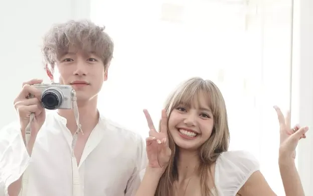 (Ảnh: Instagram/lalalalisa_m) (Ảnh: Instagram/lalalalisa_m)