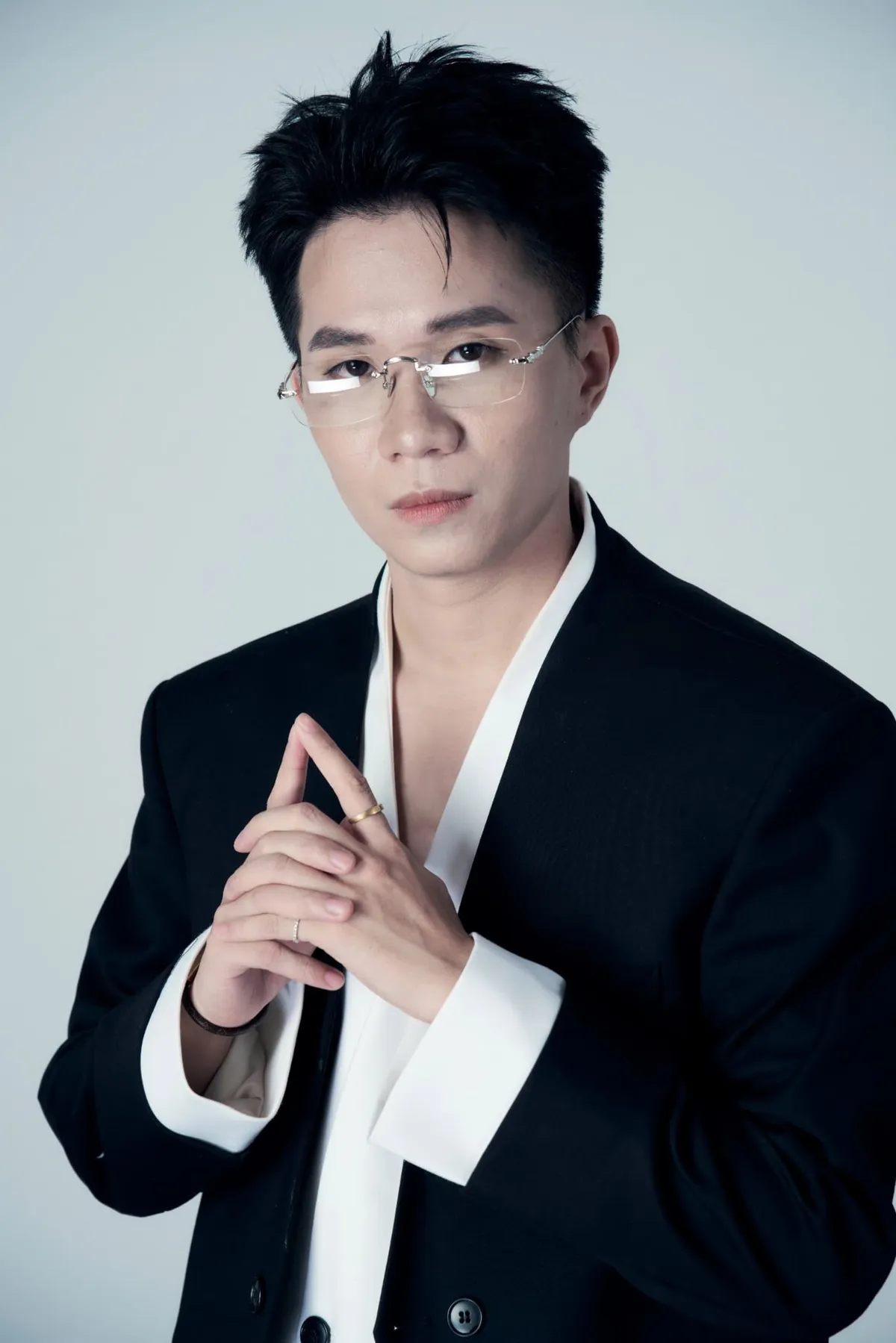 Những nhân vật đứng sau thành công của Liveshow "Bông hoa ánh thép" - Ảnh 3.
