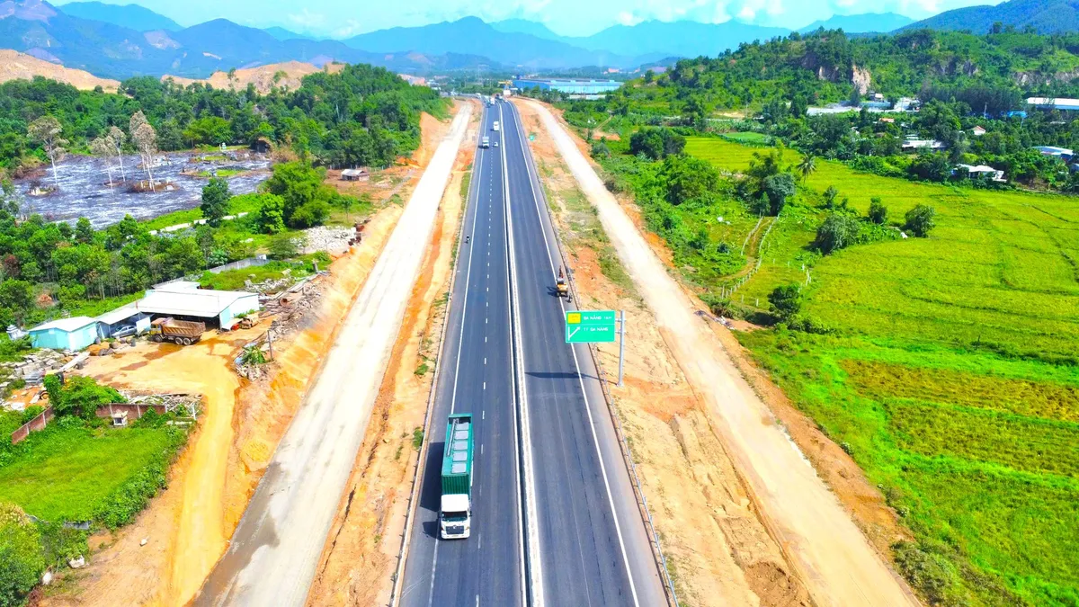 Thu phí 13 tuyến cao tốc mới: ngân sách dự kiến thu gần 2.500 tỷ đồng/năm - Ảnh 1.