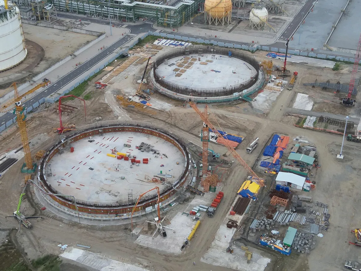 TP Hồ Chí Minh: Tái khởi động dự án hóa dầu 5 tỷ USD Long Sơn- Ảnh 2. TP Hồ Chí Minh: Tái khởi động dự án hóa dầu 5 tỷ USD Long Sơn- Ảnh 2.