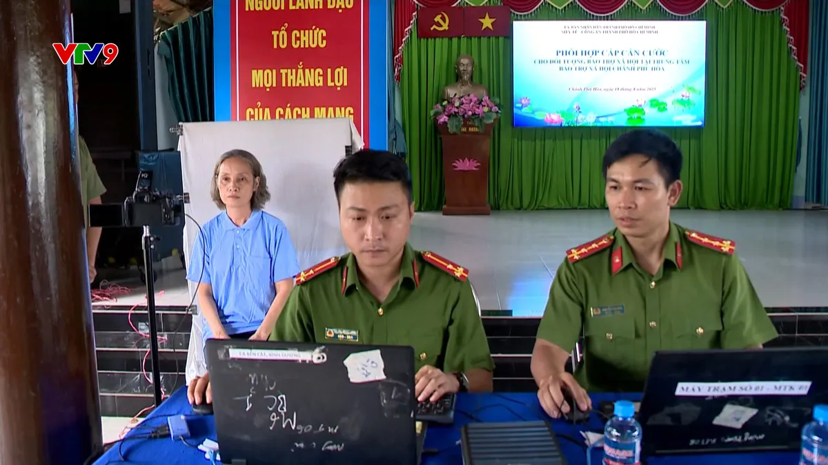 2108-PNHN-.PHUC VU NGUOI DAN.jpg