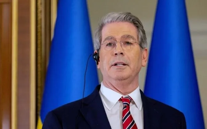 Bộ trưởng Tài chính Mỹ Scott Bessent tại Kiev, Ukraine ngày 12/2. Ảnh: AFP Bộ trưởng Tài chính Mỹ Scott Bessent tại Kiev, Ukraine ngày 12/2. Ảnh: AFP