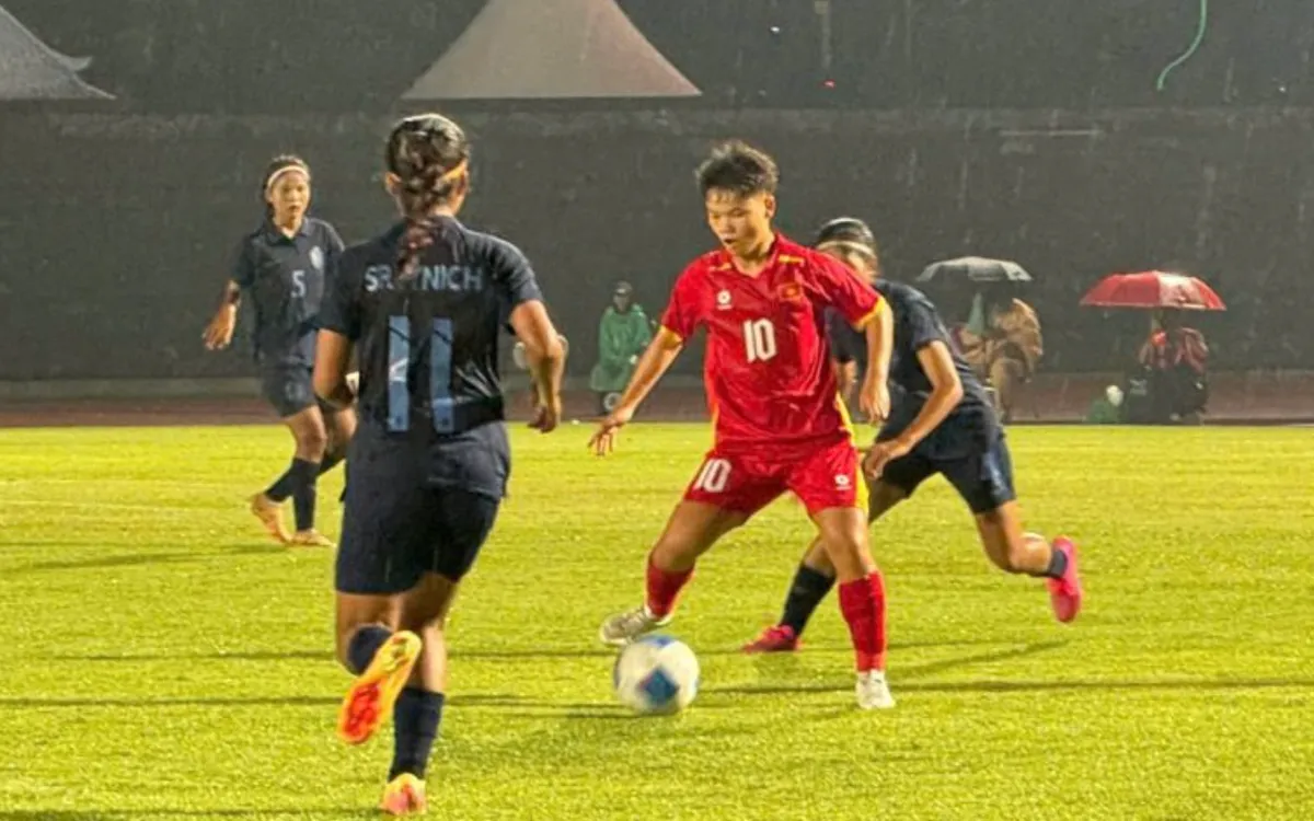 U16 nữ Việt Nam có màn ra quân thuận lợi tại giải Đông Nam Á khi thắng đậm U16 nữ Campuchia với tỷ số 5-0.