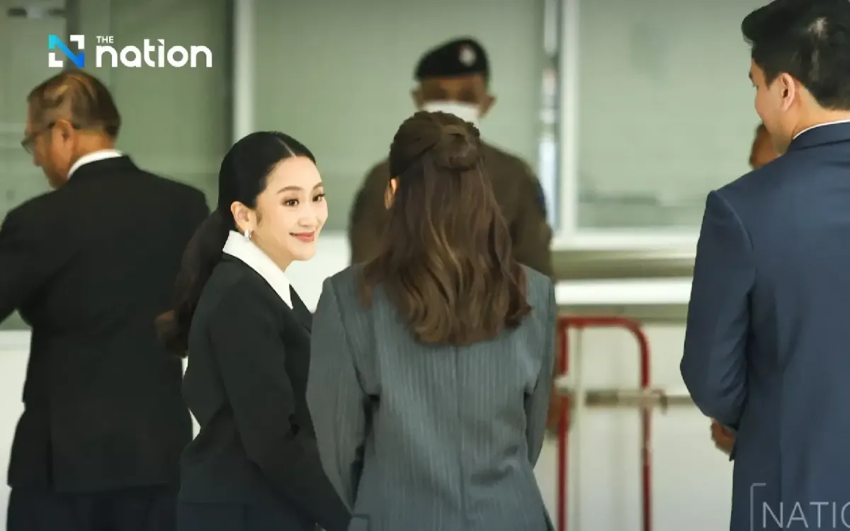 Bà Paetongtarn Shinawatra có mặt tại Tòa án Hiến pháp Thái Lan để tham dự phiên điều trần sáng 21/8/2025 (Ảnh: The Nation) Bà Paetongtarn Shinawatra có mặt tại Tòa án Hiến pháp Thái Lan để tham dự phiên điều trần sáng 21/8/2025 (Ảnh: The Nation)