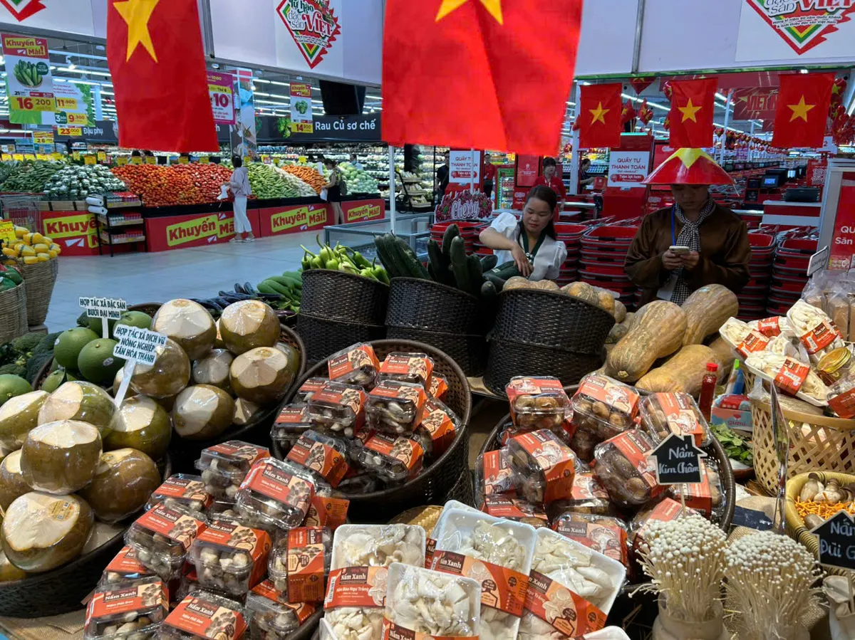 160 đặc sản vùng miền hội tụ tại lễ hội "Tự hào đặc sản Việt" 2025- Ảnh 1. 160 đặc sản vùng miền hội tụ tại lễ hội "Tự hào đặc sản Việt" 2025- Ảnh 1.