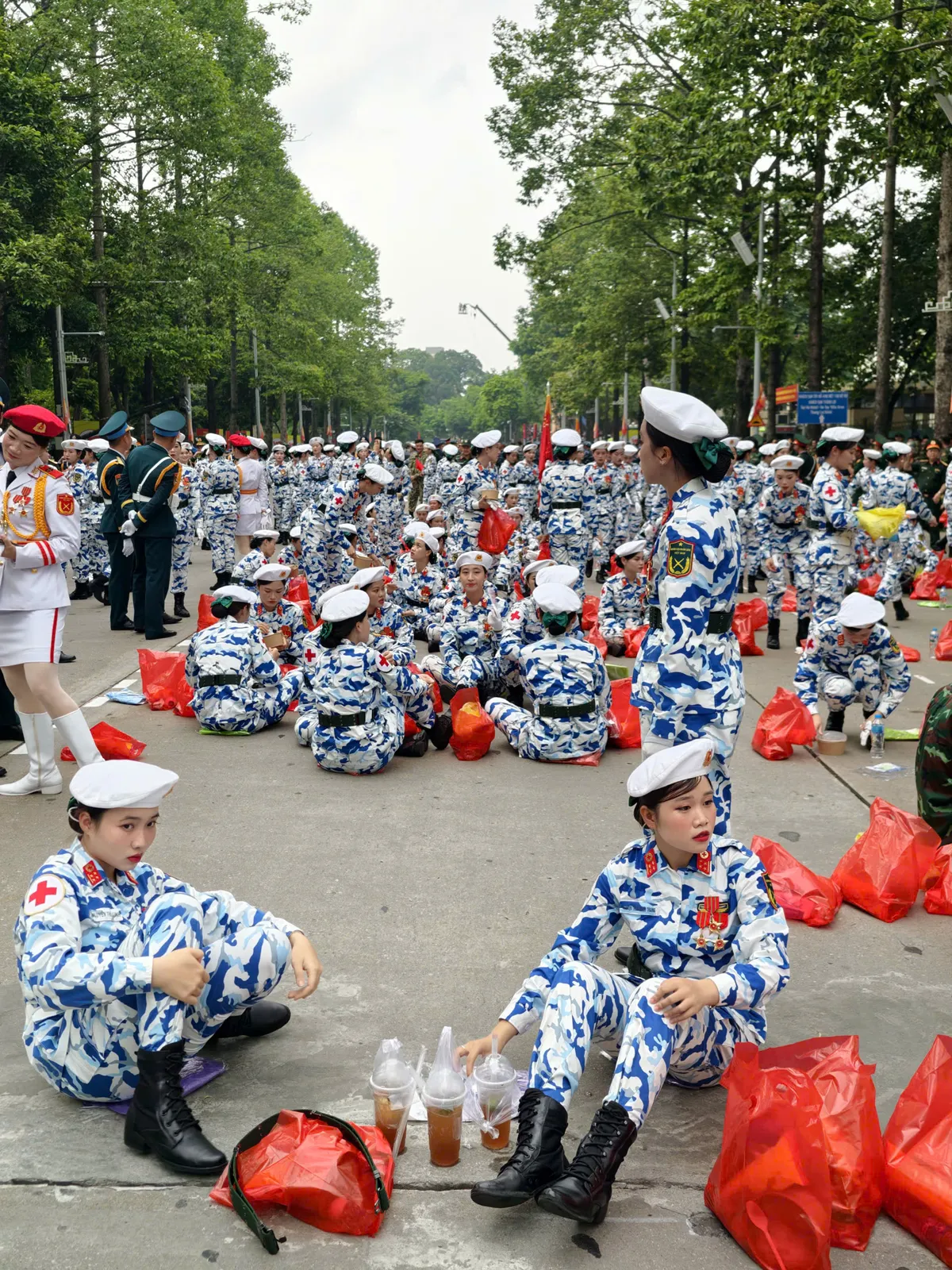 Hợp luyện A80- Các khối diễu binh di chuyển, tập kết an toàn - Ảnh 11.