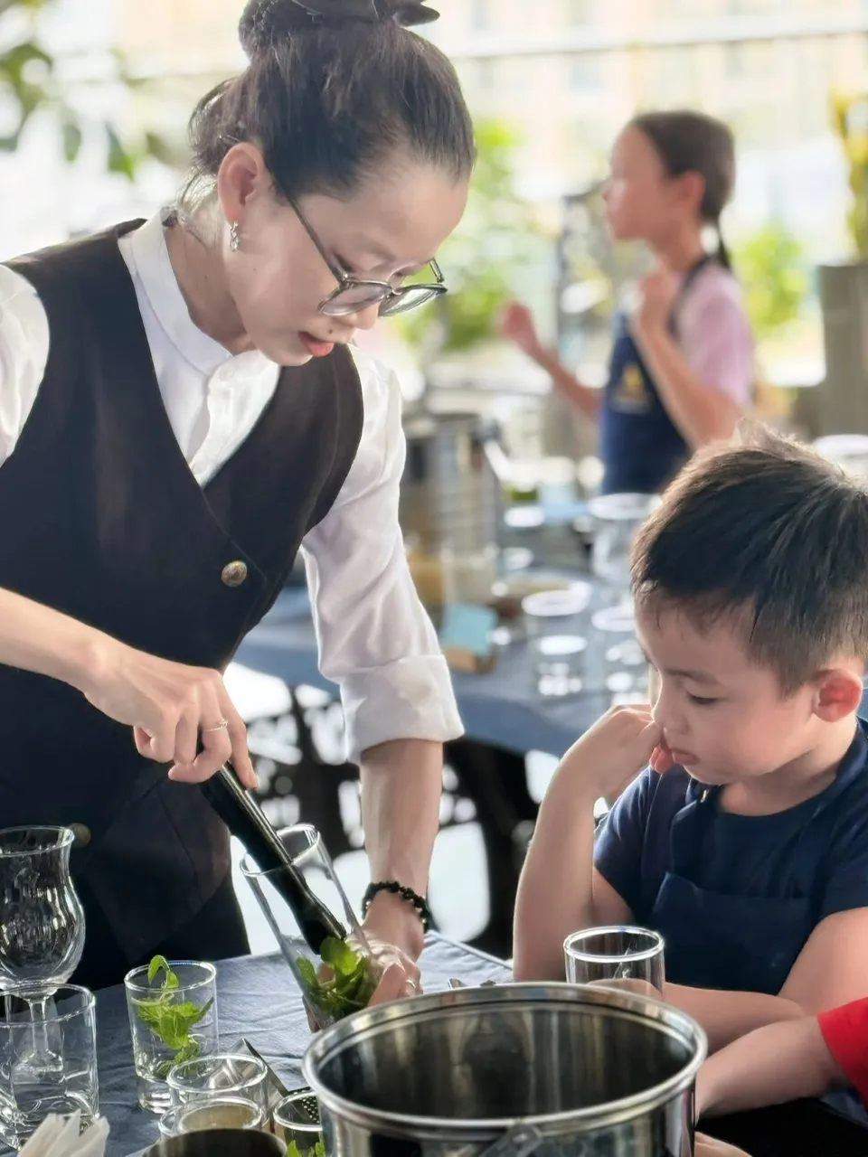 Nâng tầm chất lượng nguồn nhân lực du lịch - Ảnh 1.