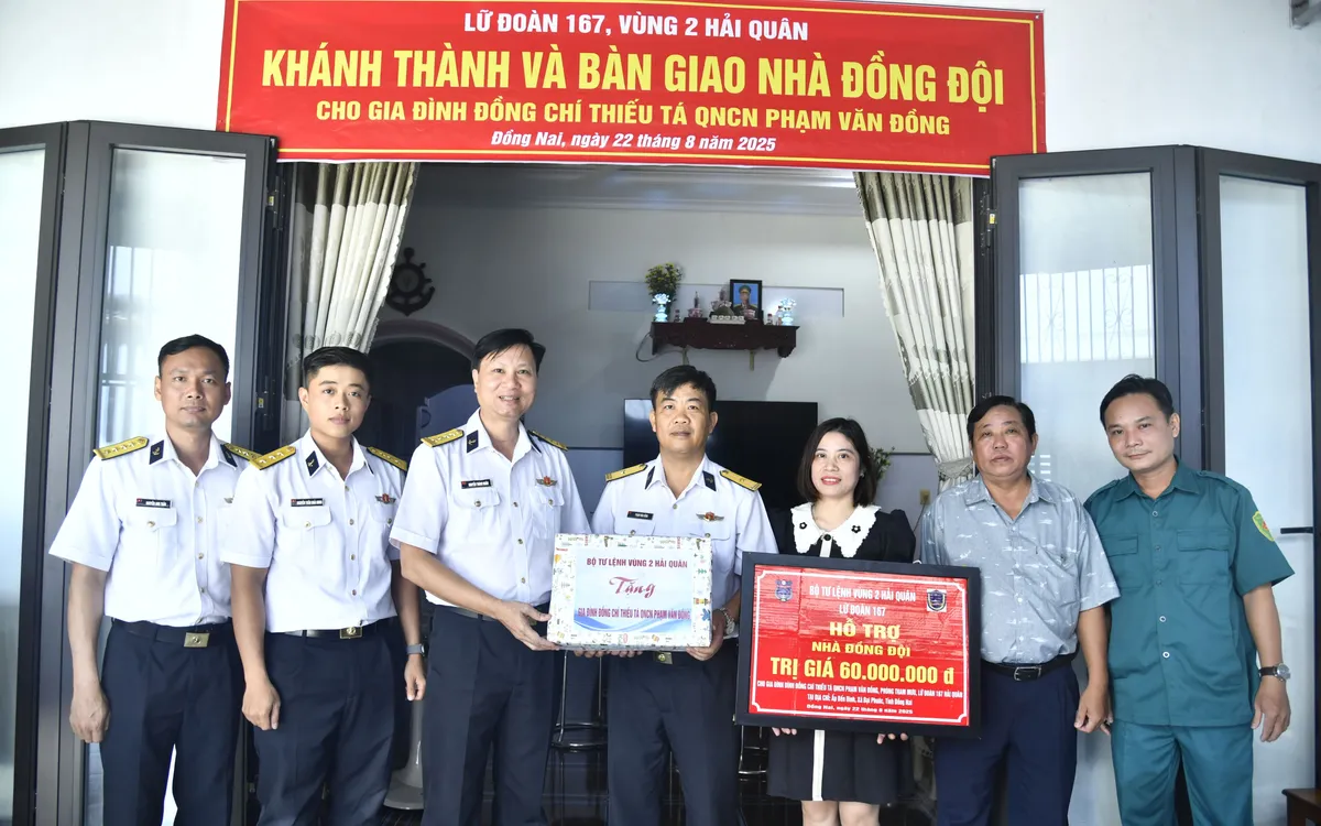 Khánh thành và bàn giao nhà đồng đội cho quân nhân Phạm Văn Đồng, Lữ đoàn 167, Vùng 2.