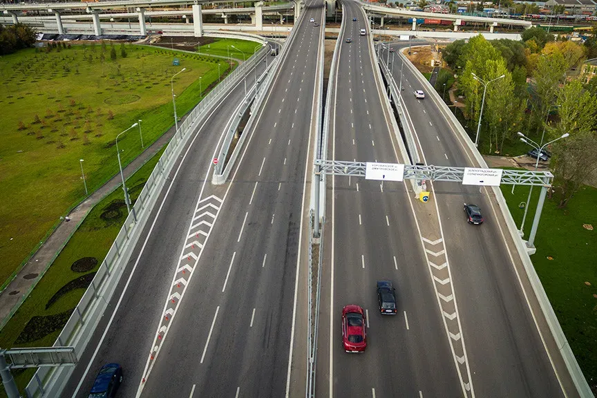 Khám phá tuyến đường cao tốc độc đáo tại Nga- Ảnh 1. Khám phá tuyến đường cao tốc độc đáo tại Nga- Ảnh 1.