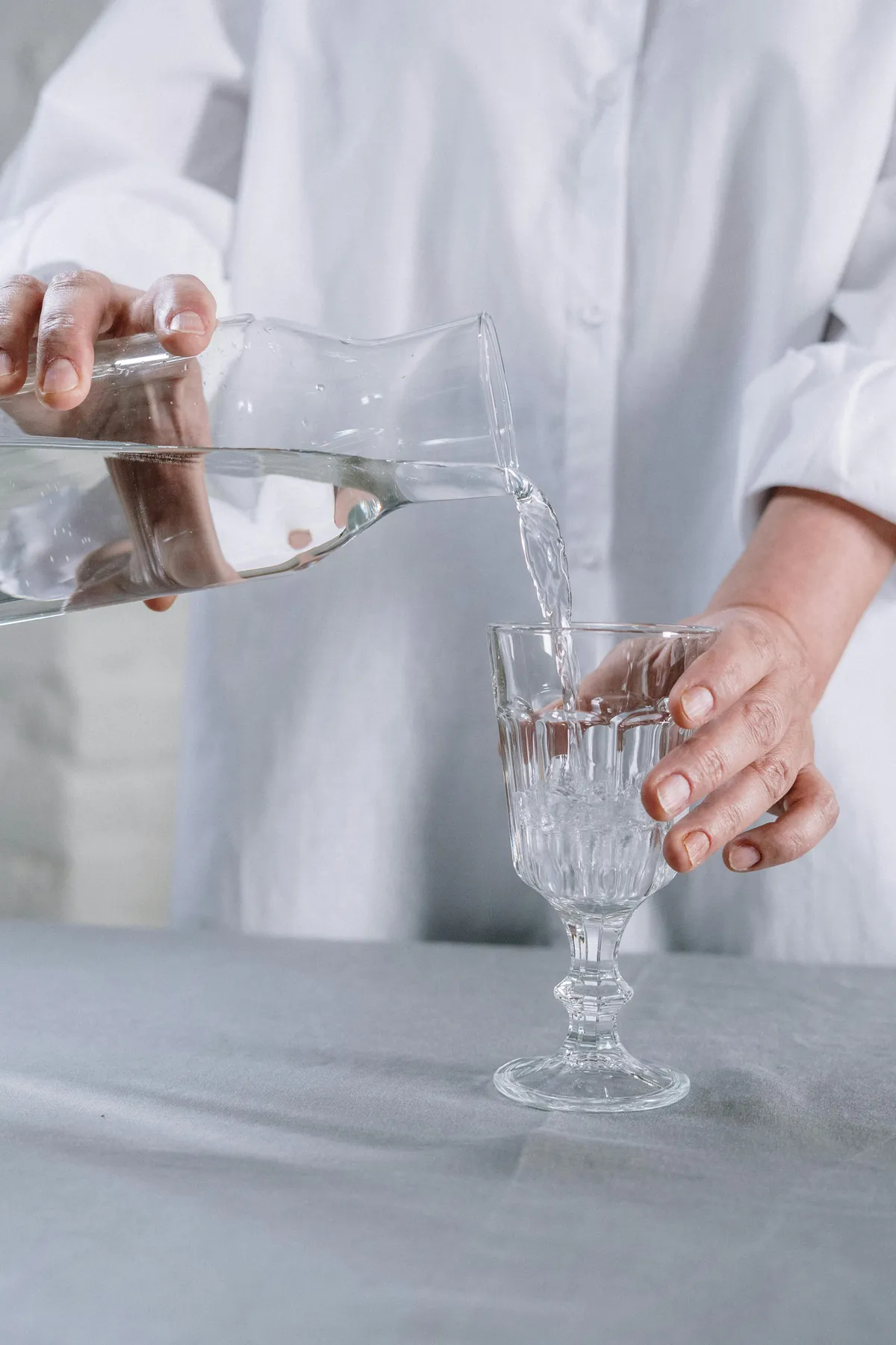 Những lầm tưởng về tác động của uống nước với sức khỏe - Ảnh 1.