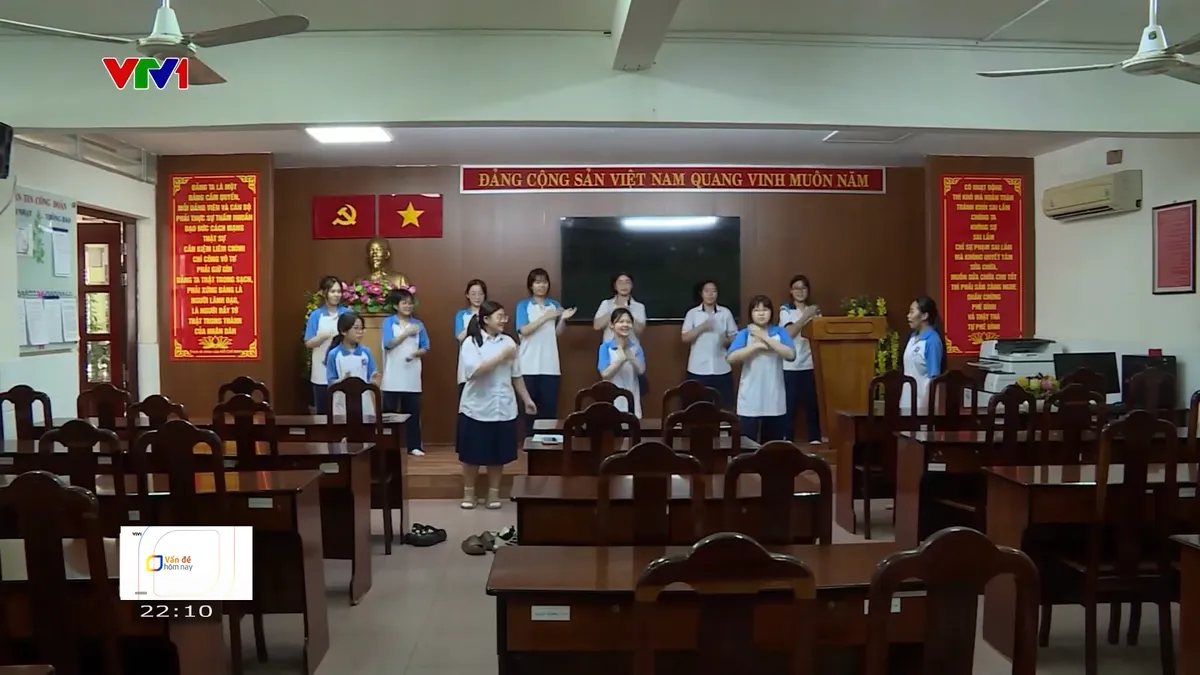 Tuyển dụng và giữ chân giáo viên: Giải pháp chiến lược cho giáo dục Việt Nam - Ảnh 3.