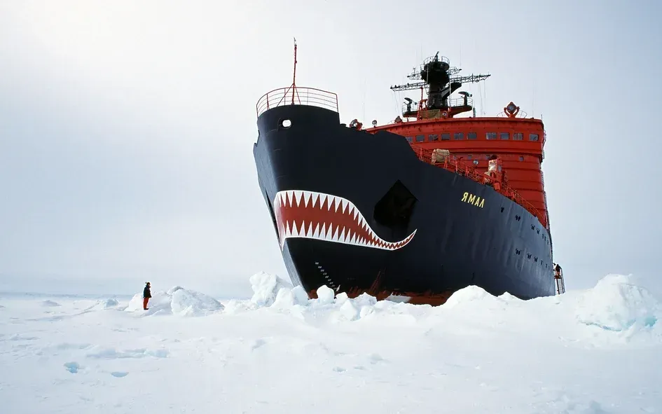 Tàu phá băng hạt nhân Yamal của Nga đang hoạt động tại Bắc Cực (Ảnh: theshipyardblog)