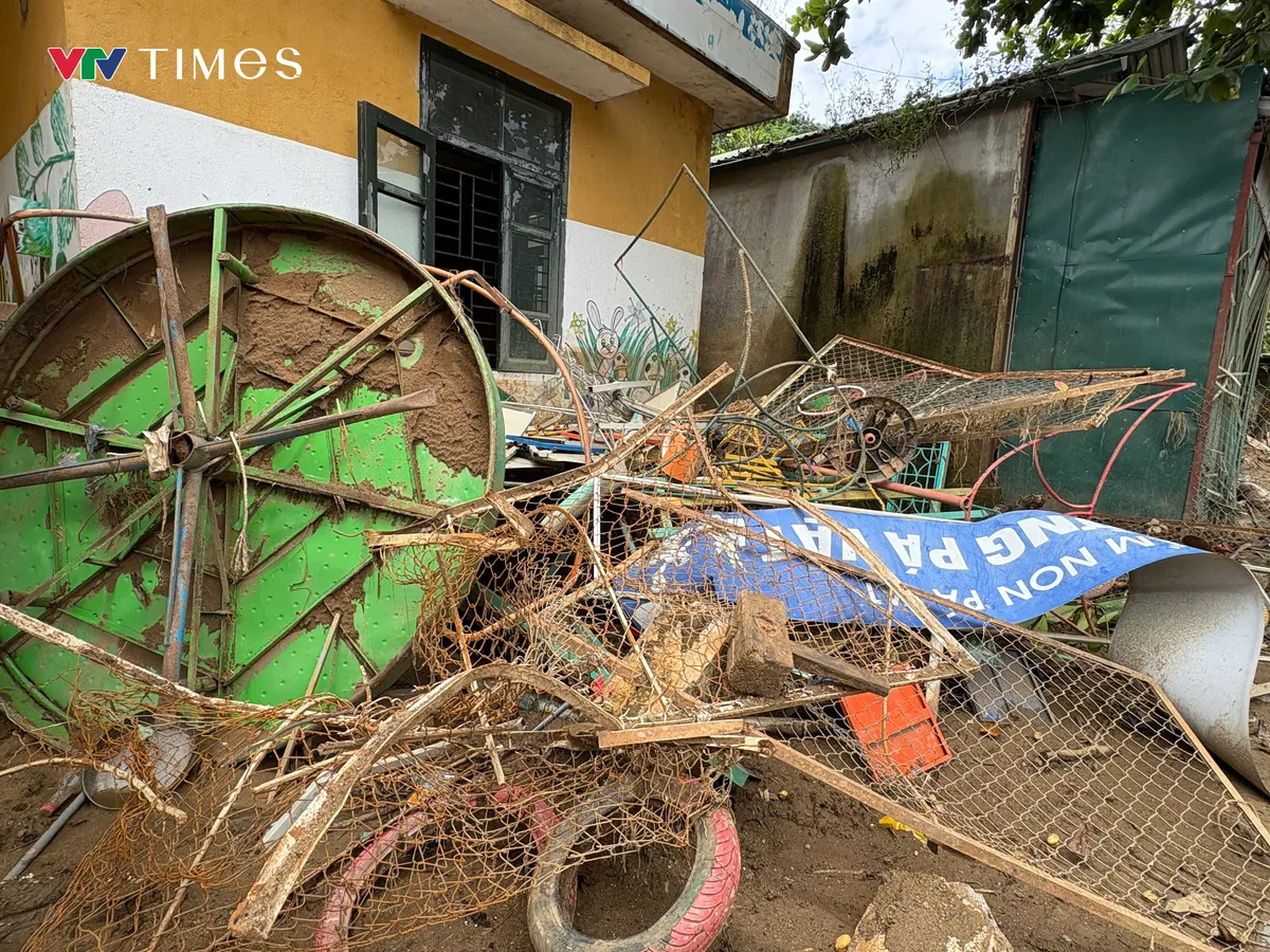 Điện Biên: Các trường vùng lũ “chạy đua” với thời gian để đón năm học mới - Ảnh 4.