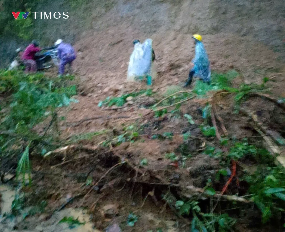 Điện Biên: Các trường vùng lũ “chạy đua” với thời gian để đón năm học mới - Ảnh 2.