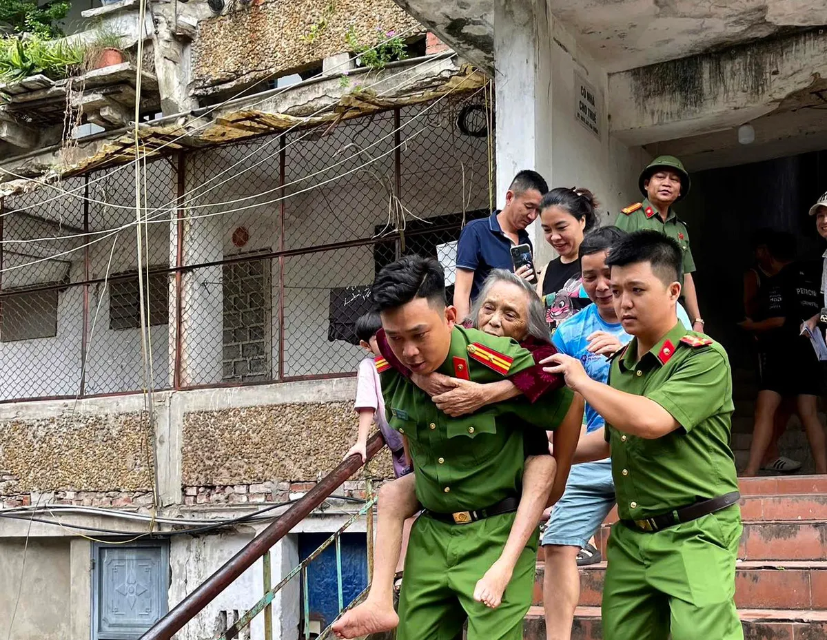 Nghệ An: Di dời hơn 1.300 người dân khỏi chung cư cũ xuống cấp - Ảnh 2.