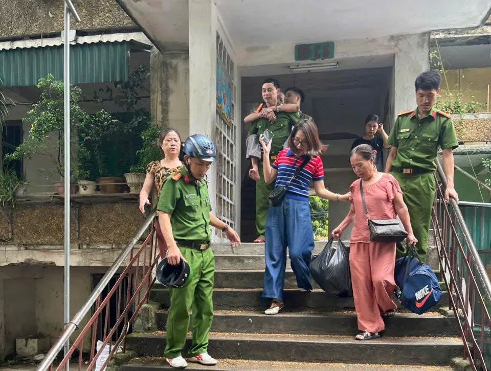 Nghệ An: Di dời hơn 1.300 người dân khỏi chung cư cũ xuống cấp - Ảnh 3.
