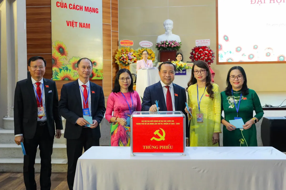 Đại học Quốc gia TP Hồ Chí Minh hướng tới Top 100 đại học châu Á- Ảnh 3.