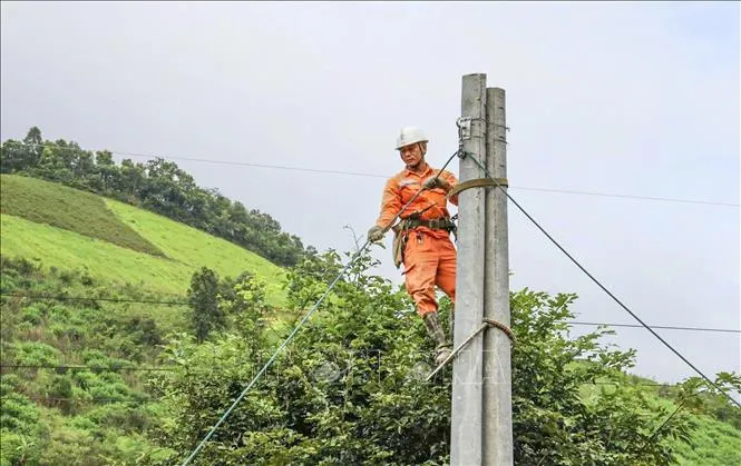 Ứng phó bão số 5: Điện lực miền Bắc kích hoạt phương án "4 tại chỗ" - Ảnh 1.