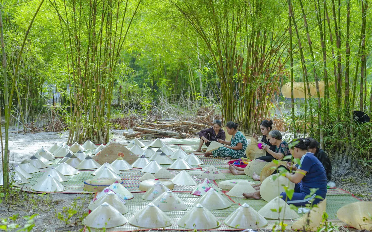 Lưu giữ nghề nón ngựa Phú Gia Lưu giữ nghề nón ngựa Phú Gia