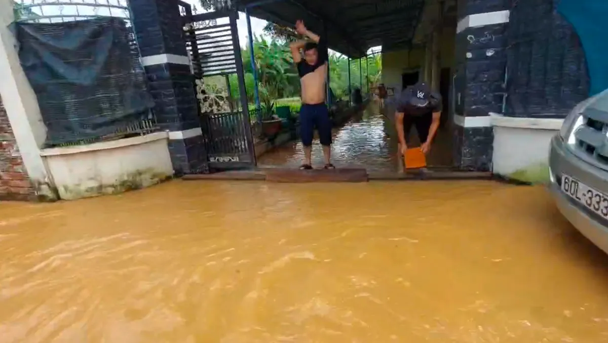 Đồng Nai: Hỗ trợ người dân bị ngập nước do mưa lớn ổn định cuộc sống- Ảnh 7. Đồng Nai: Hỗ trợ người dân bị ngập nước do mưa lớn ổn định cuộc sống- Ảnh 7.