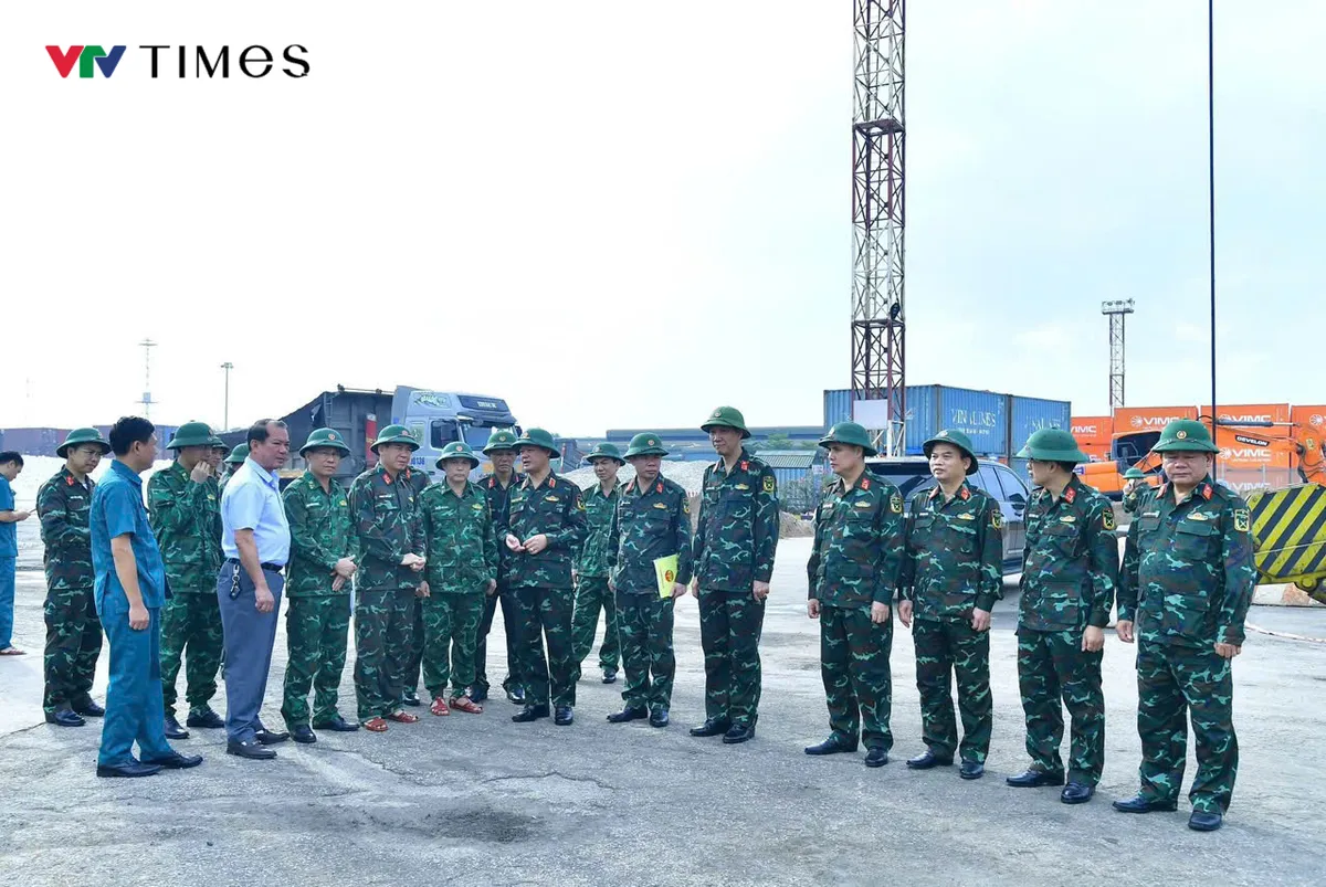 Quân đội sẵn sàng ứng phó với bão số 5 - Ảnh 1.