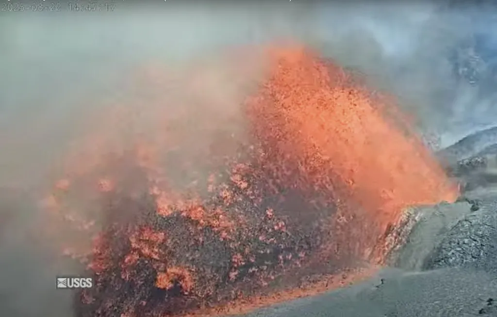 Núi lửa Kilauea (Mỹ) phun trào hàng chục lần kể từ tháng 12/2024 - Ảnh 3.