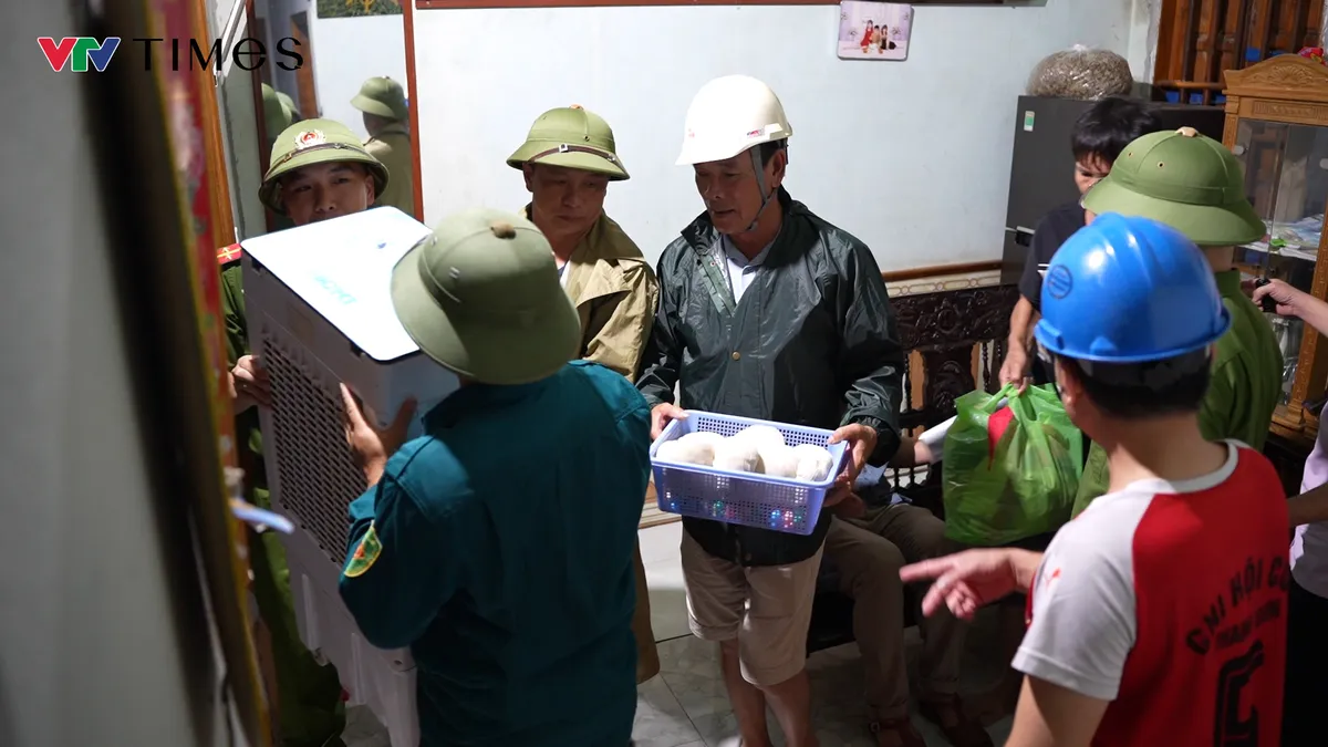 Nghi Sơn (Thanh Hóa): Họp khẩn lúc nửa đêm, khẩn trương di dân tránh bão Kajiki - Ảnh 6.