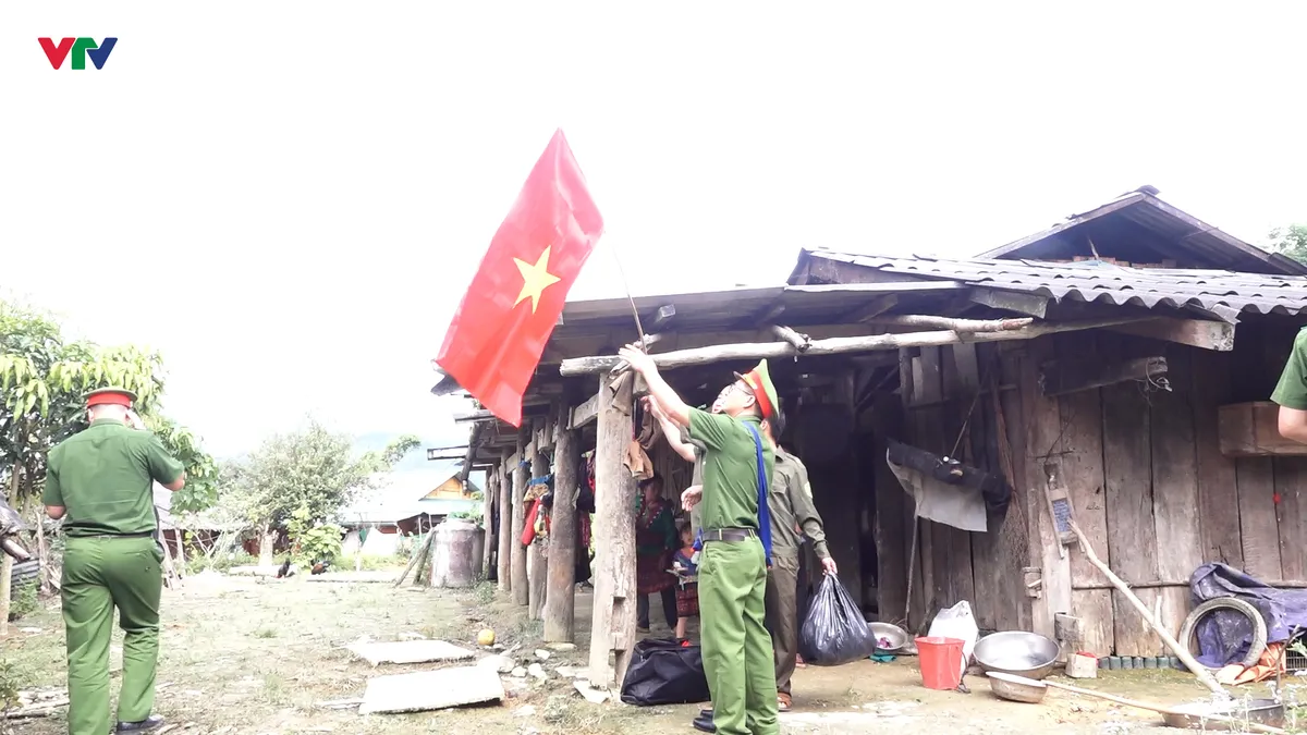 Thiếu tá Công an và những lá cờ thắp sáng biên cương - Ảnh 3.