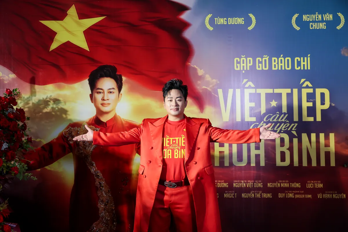 Tùng Dương gây bất ngờ với MV "Viết tiếp câu chuyện hòa bình" - Ảnh 1.