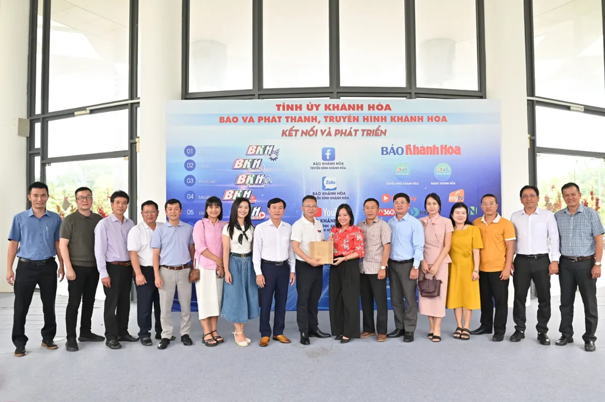 VTV8 hợp t&aacute;c với B&aacute;o v&agrave; Ph&aacute;t thanh, Truyền h&igrave;nh Kh&aacute;nh H&ograve;a- Ảnh 3.