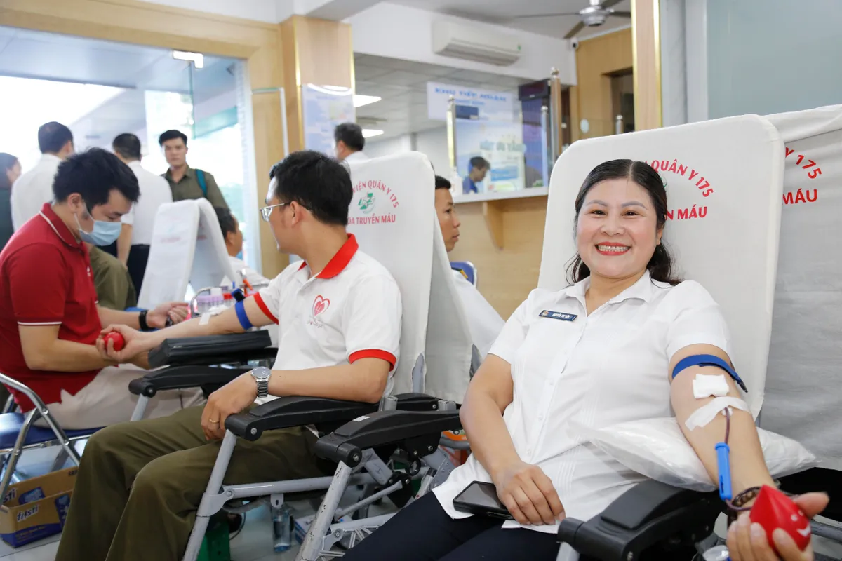 Nối vòng tay tình nguyện - hiến giọt máu yêu thương - Ảnh 5.
