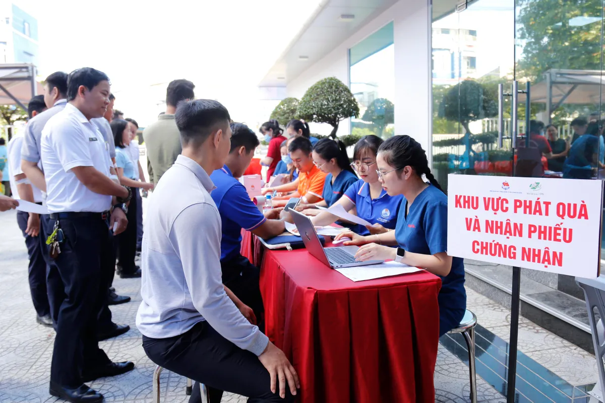 Nối vòng tay tình nguyện - hiến giọt máu yêu thương - Ảnh 7.