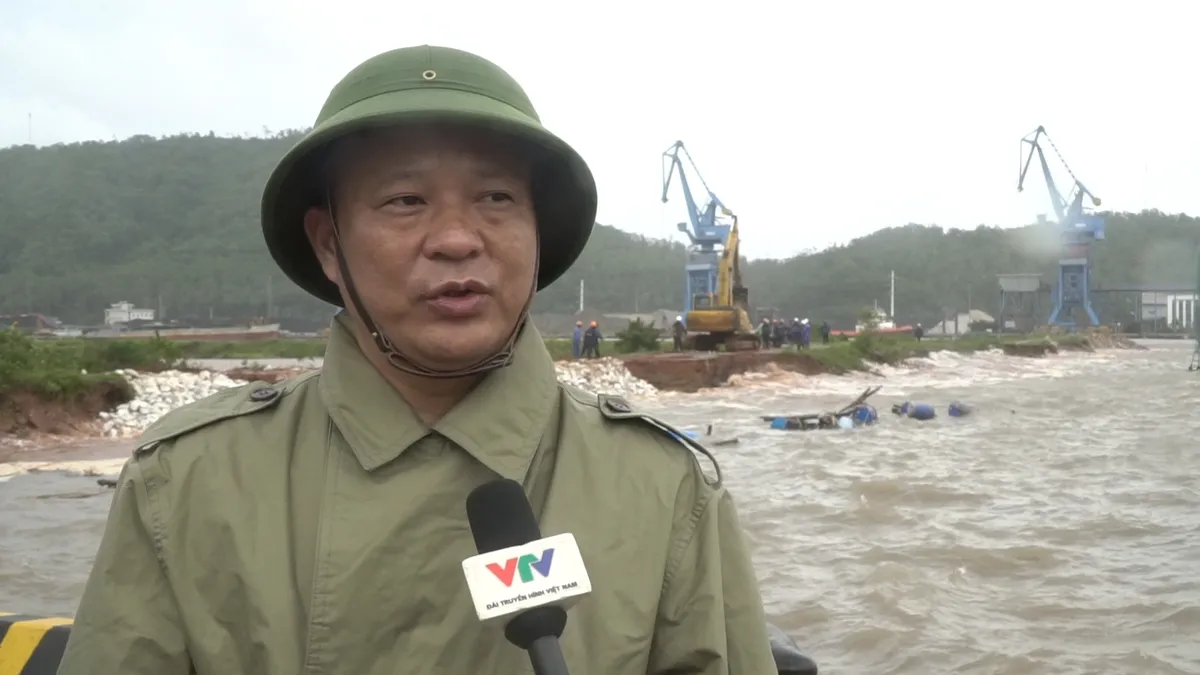 Thanh Hóa: Sạt lở hơn 200m đê Nam Hải do bão số 5- Ảnh 3. Thanh Hóa: Sạt lở hơn 200m đê Nam Hải do bão số 5- Ảnh 3.