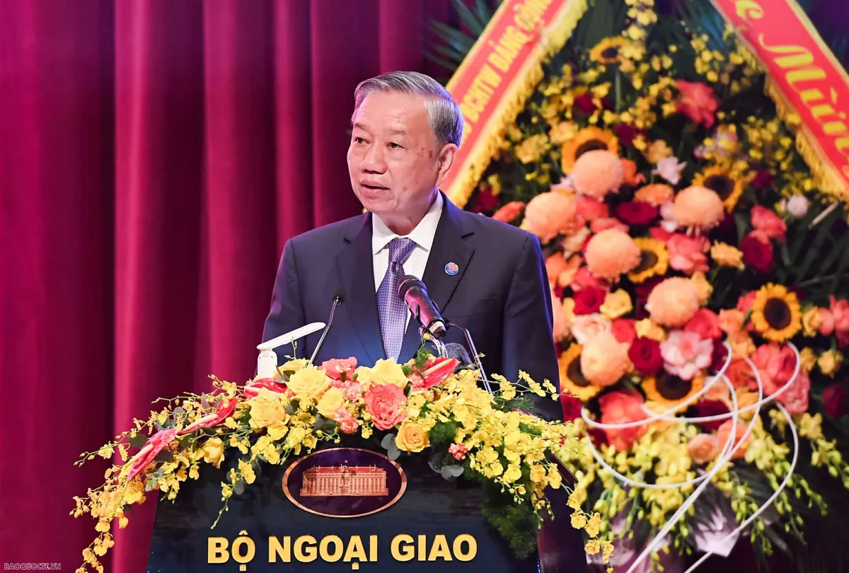 Tổng Bí thư trao danh hiệu Anh hùng Lao động tặng bà Nguyễn Thị Bình- Ảnh 3. Tổng Bí thư trao danh hiệu Anh hùng Lao động tặng bà Nguyễn Thị Bình- Ảnh 3.