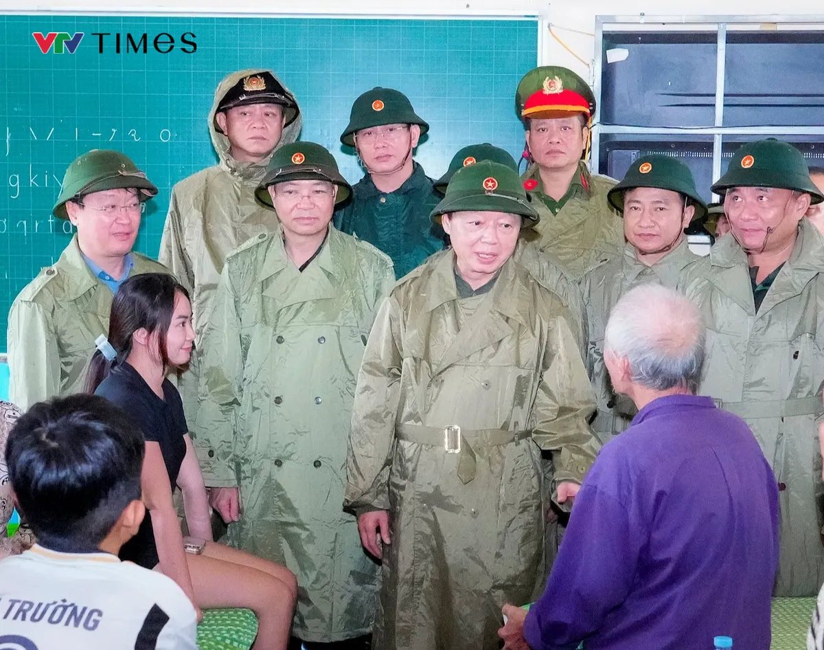 Phó Thủ tướng Trần Hồng Hà kiểm tra, chỉ đạo phòng chống bão số 5 tại Hà Tĩnh và Nghệ An - Ảnh 5.