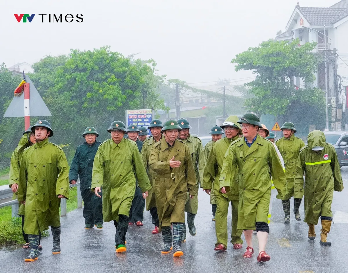 Phó Thủ tướng Trần Hồng Hà kiểm tra, chỉ đạo phòng chống bão số 5 tại Hà Tĩnh và Nghệ An - Ảnh 7.