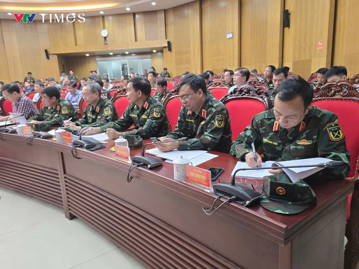 Phó Thủ tướng Trần Hồng Hà: Tận dụng "giờ vàng" khẩn trương triển khai các phương án trước khi bão số 5 đổ bộ - Ảnh 2.