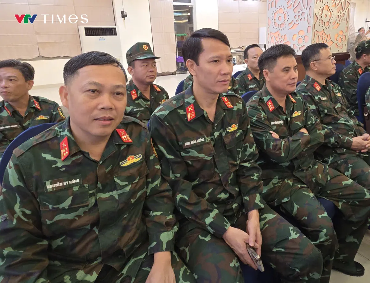 Ph&oacute; Thủ tướng Trần Hồng H&agrave;: Tập trung cao độ, theo d&otilde;i s&aacute;t sao diễn biến của b&atilde;o để kịp thời ứng ph&oacute; - Ảnh 5.