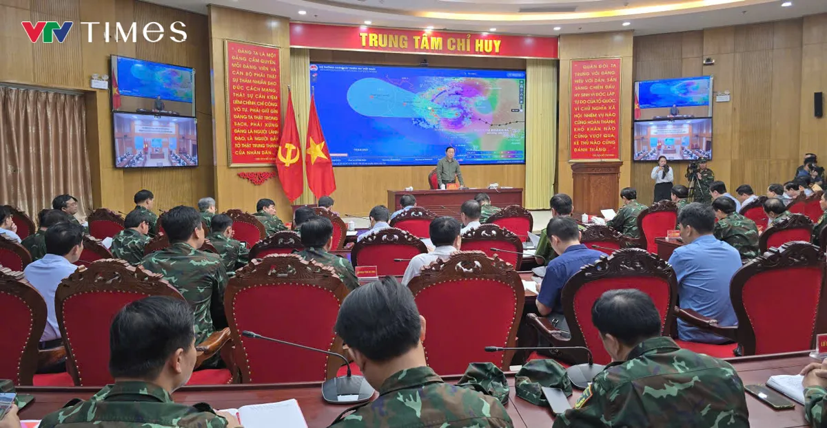 Phó Thủ tướng Trần Hồng Hà: Tận dụng "giờ vàng" khẩn trương triển khai các phương án trước khi bão số 5 đổ bộ - Ảnh 5.