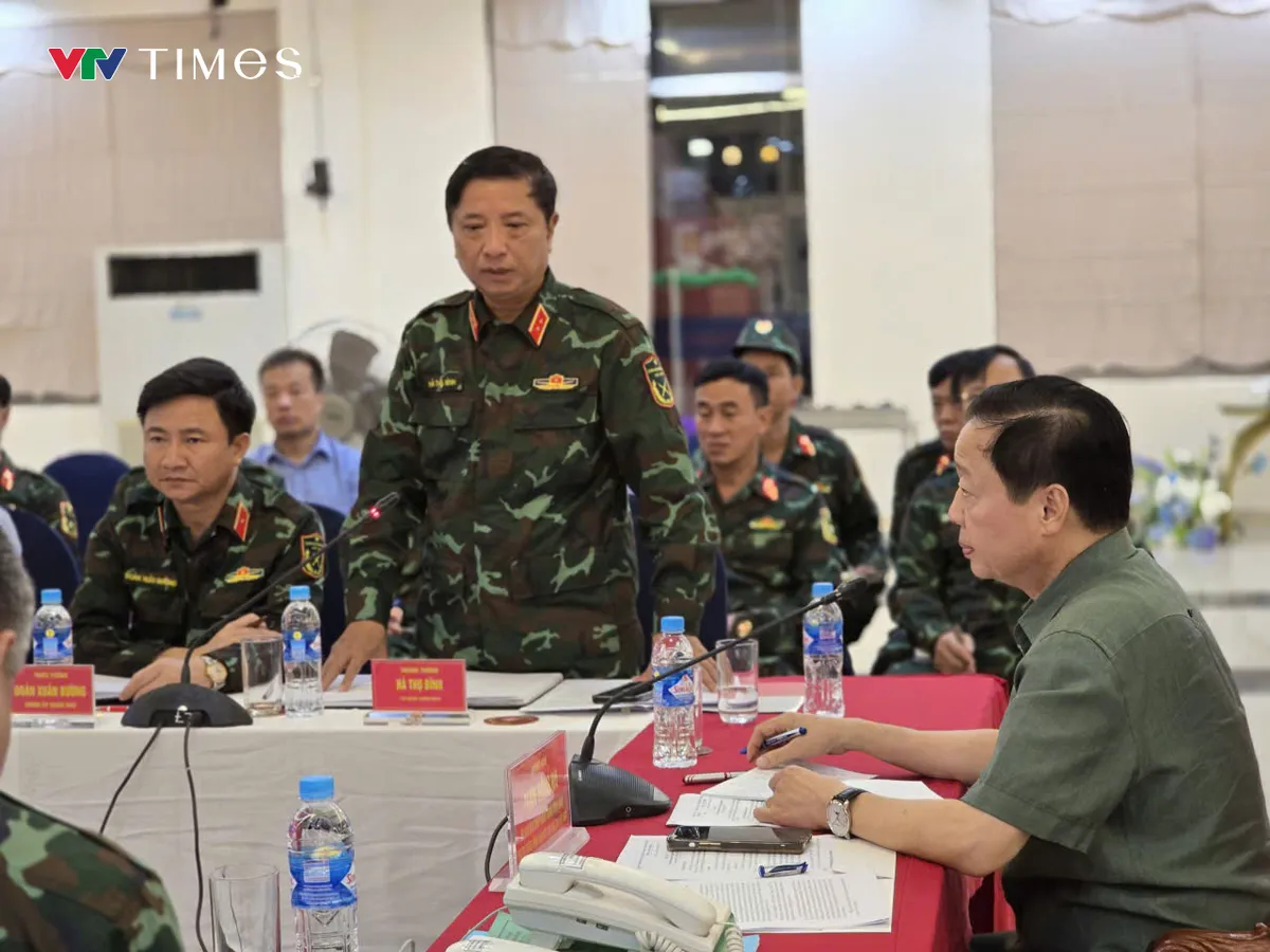 Ph&oacute; Thủ tướng Trần Hồng H&agrave;: Tập trung cao độ, theo d&otilde;i s&aacute;t sao diễn biến của b&atilde;o để kịp thời ứng ph&oacute; - Ảnh 2.