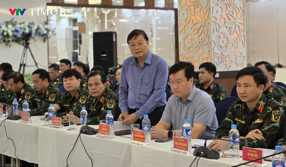 Ph&oacute; Thủ tướng Trần Hồng H&agrave;: Tập trung cao độ, theo d&otilde;i s&aacute;t sao diễn biến của b&atilde;o để kịp thời ứng ph&oacute; - Ảnh 3.