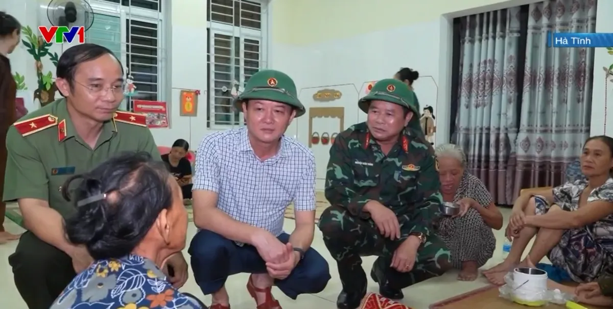 Quảng Trị, Hà Tĩnh, Thanh Hóa đồng loạt di dời hàng chục nghìn dân tránh bão số 5 - Ảnh 3.