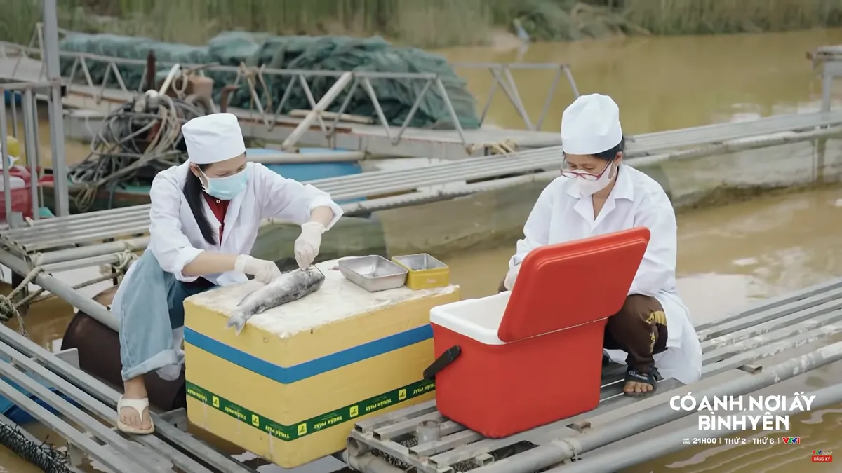 C&oacute; anh, nơi ấy b&igrave;nh y&ecirc;n - Tập 16: Một ch&acirc;n đạp hai thuyền, Bằng thu lợi từ l&atilde;nh đạo x&atilde; - Ảnh 2.