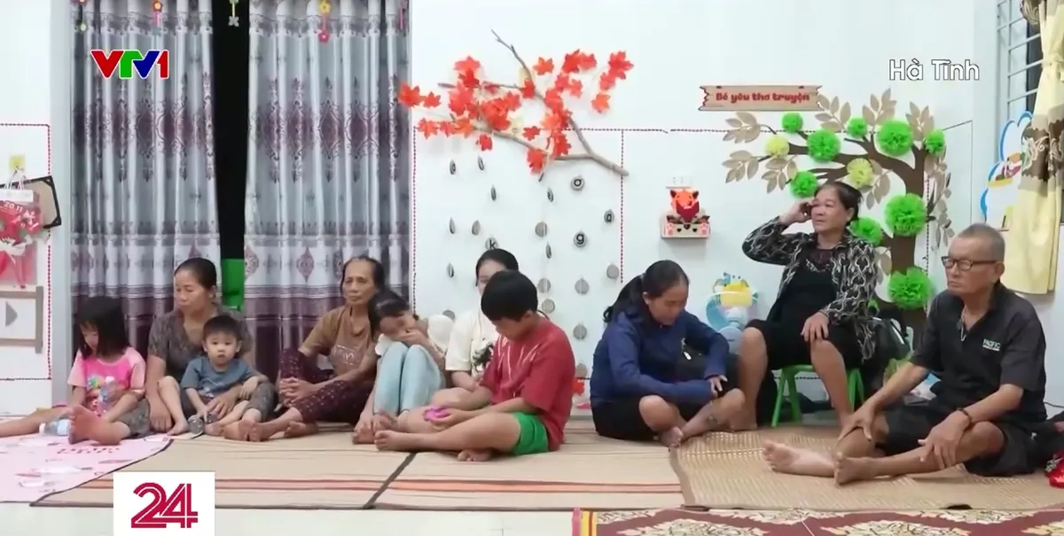 Nhiều địa phương khẩn trương di dời người dân tránh báo  - Ảnh 1.