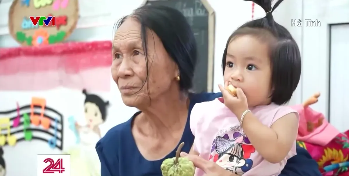 Nhiều địa phương khẩn trương di dời người dân tránh báo  - Ảnh 2.