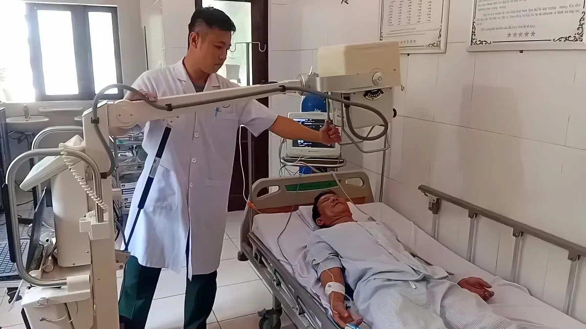 Đảo Trường Sa kịp thời cấp cứu ngư dân bị đột quỵ - Ảnh 1.