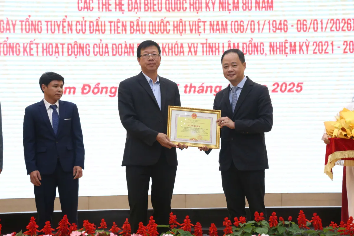 Đoàn ĐBQH Lâm Đồng: Hơn 900 lượt phát biểu, tiếp nhận hơn 3.300 ý kiến cử tri - Ảnh 3.