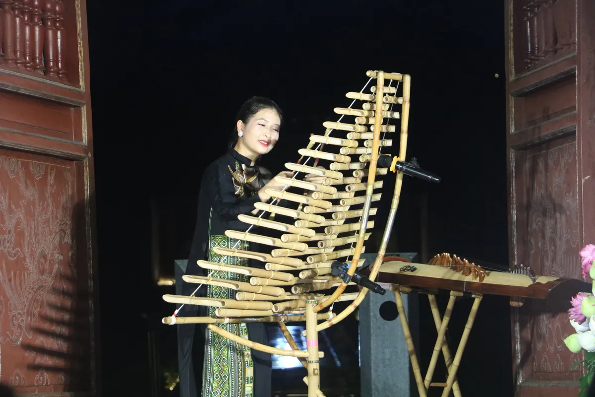 Giai điệu “Hà Nội đẹp sao” tại Văn Miếu- Quốc Tử Giám - Ảnh 2.