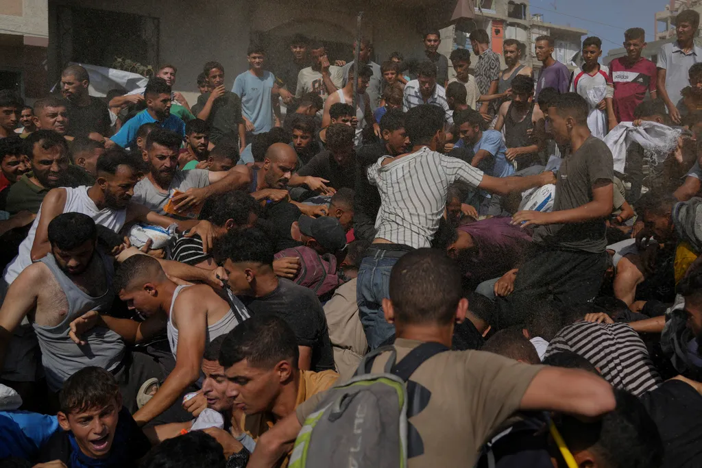 Người dân Gaza ám ảnh với nỗi lo đói ăn - Ảnh 1.